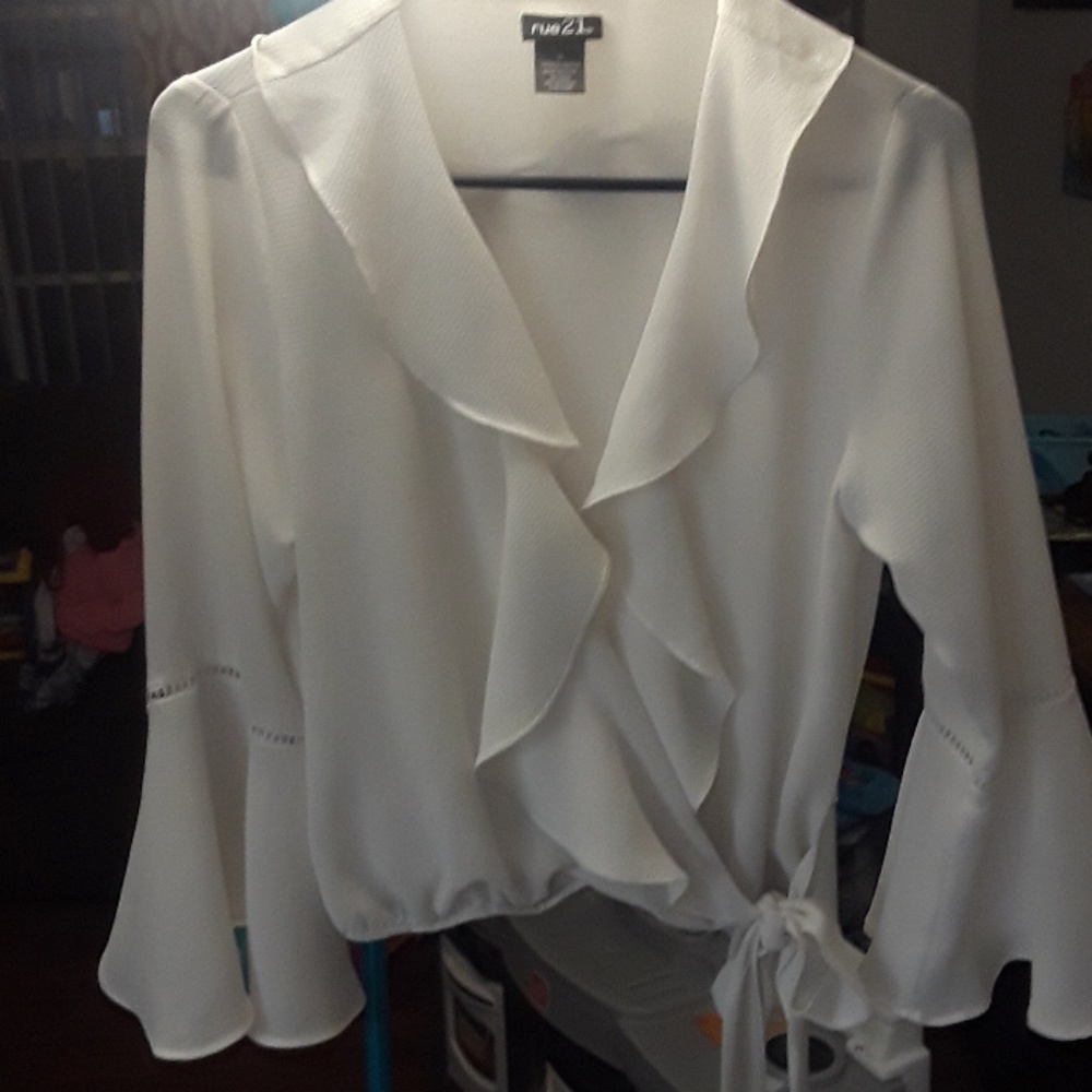Rue 21 sheer 3/4 sleeve crop blouse